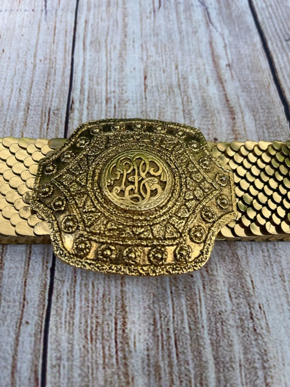 Vintage Bobby & Elaine Gold scale Stretchy Belt